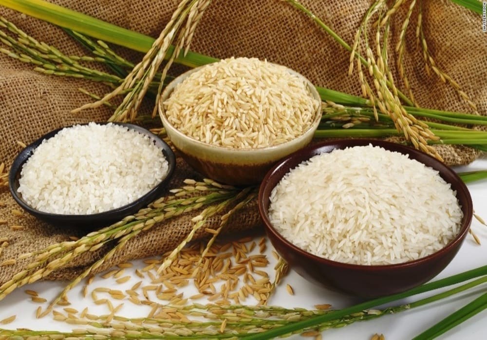 Пример клиента по сортировке риса по цвету в Индии
        